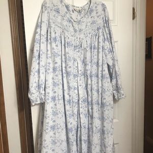 Gillian & O’Malley Peignoir set  XXXL robe & gown